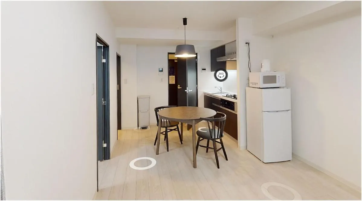 Tokyo One Bedroom Condo With Separate Office